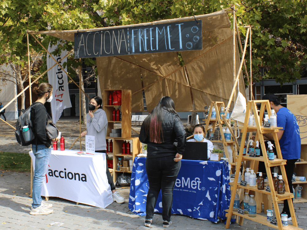 Feria navideña sustentable uc 2023