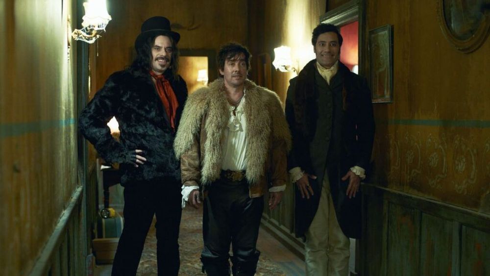 Fotograma de la película Lo que hacemos en las sombras