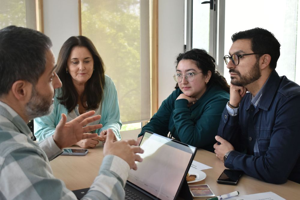 foto Conversatorio: Hablemos de investigación “Mujeres en teología”