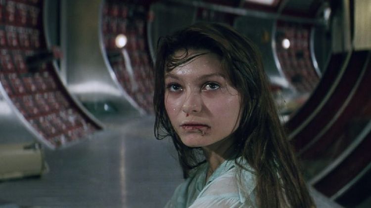 Imagen de una escena de la película Solaris donde aparece la actriz Natalya Bondarchuk