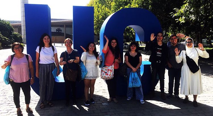 imagen de estudiantes teología beinvenida novata 2025