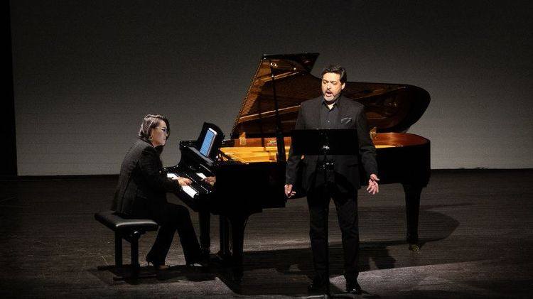  Eun Seong Hong y Patricio Sabaté, académicos de Música UC. Foto: Música UC.