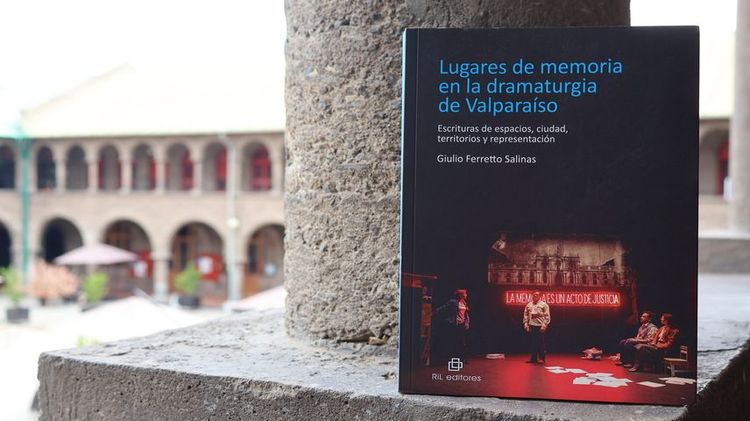 Libro Lugares de memoria en la dramaturgia de Valparaíso