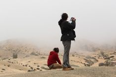 Estudiantes en terreno en el desierto